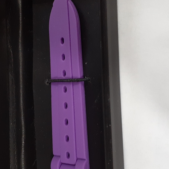 GOSSIP PURPLE SILICONE STRAP WATCH - Picture 5 of 7